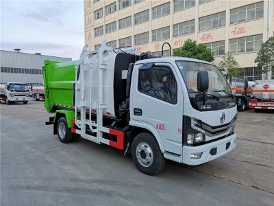 掛桶式8方糞污清運(yùn)車